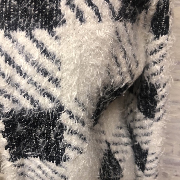 August Silk Cardigan sweater/jacket size large.. New without tags. Very … - Picture 5 of 5